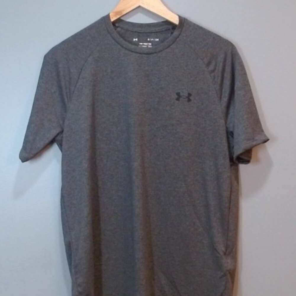 Under‎ Armour Men’s Loose Fit Short Sleeve Shirt - Gray (Small)